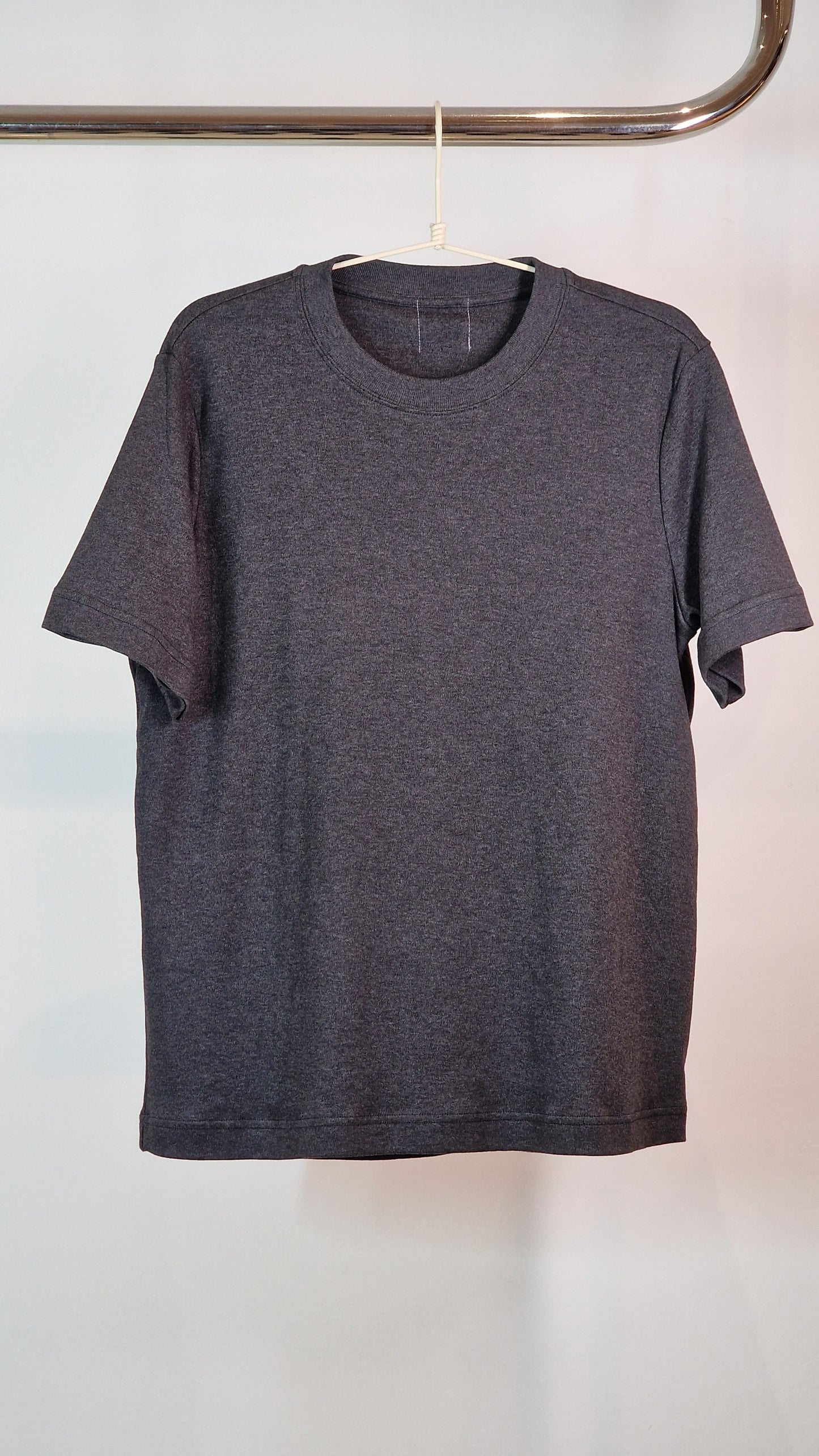 T-Shirt BASIC Cinza Chumbo