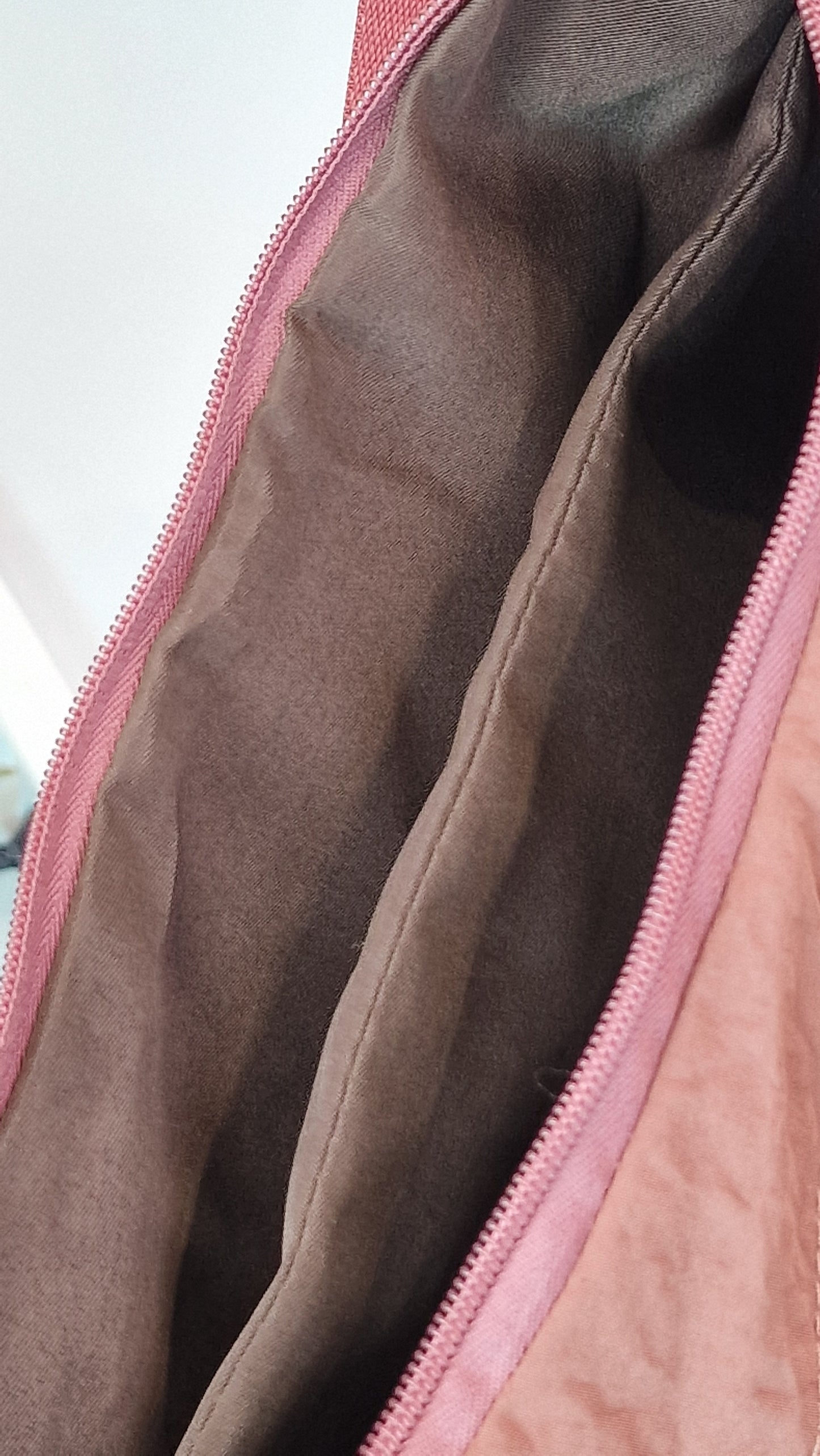 Bolsa Curva em Nylon Malva