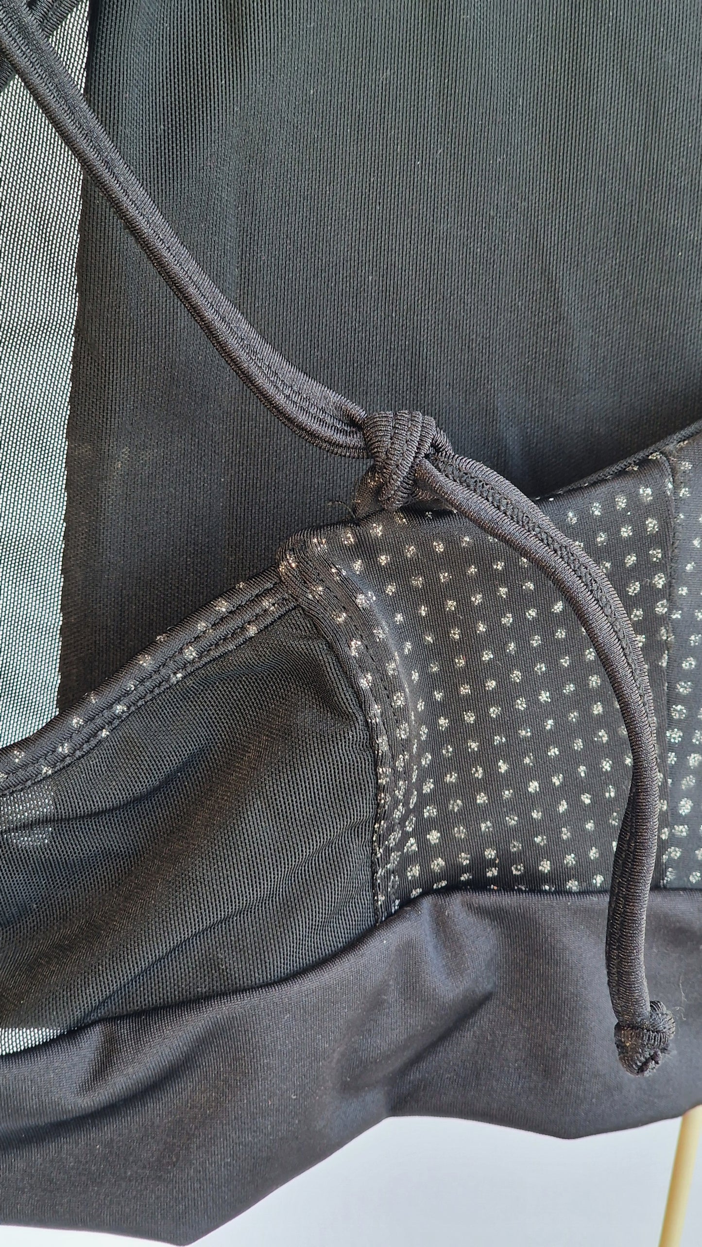 Top Preto com Tule e Bolinhas Cinza