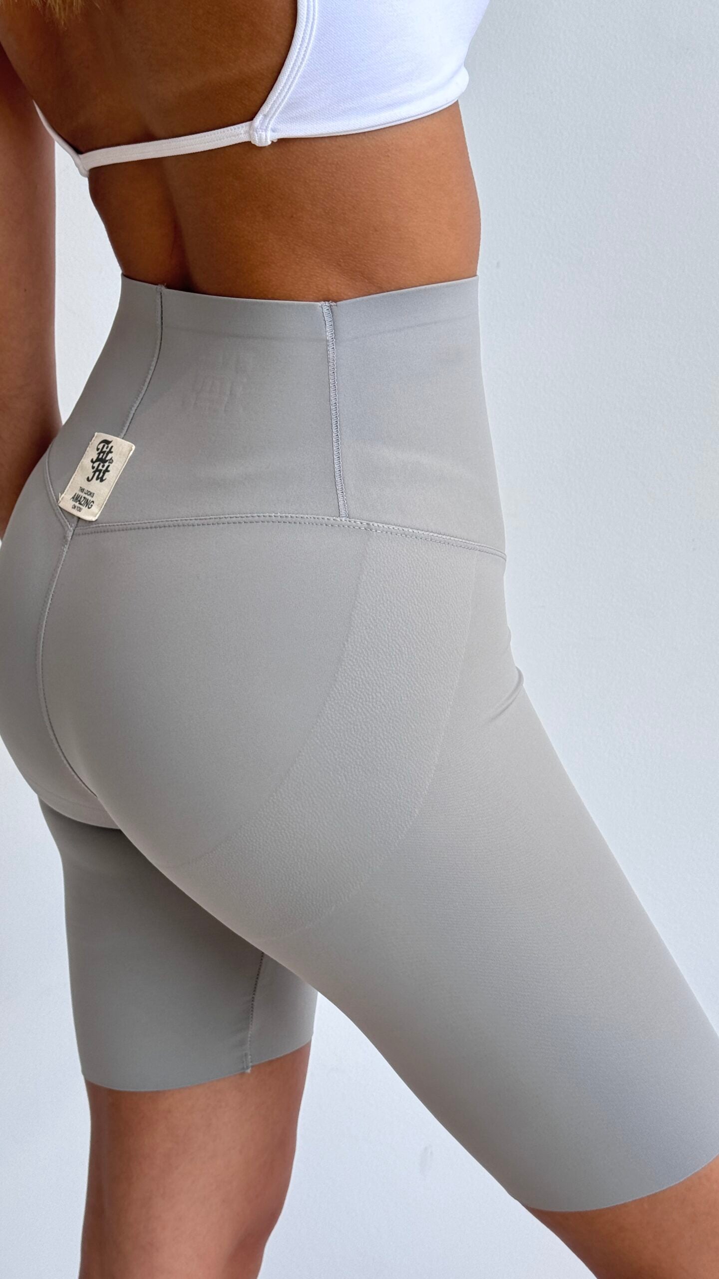 Short Ciclista Cinza Claro