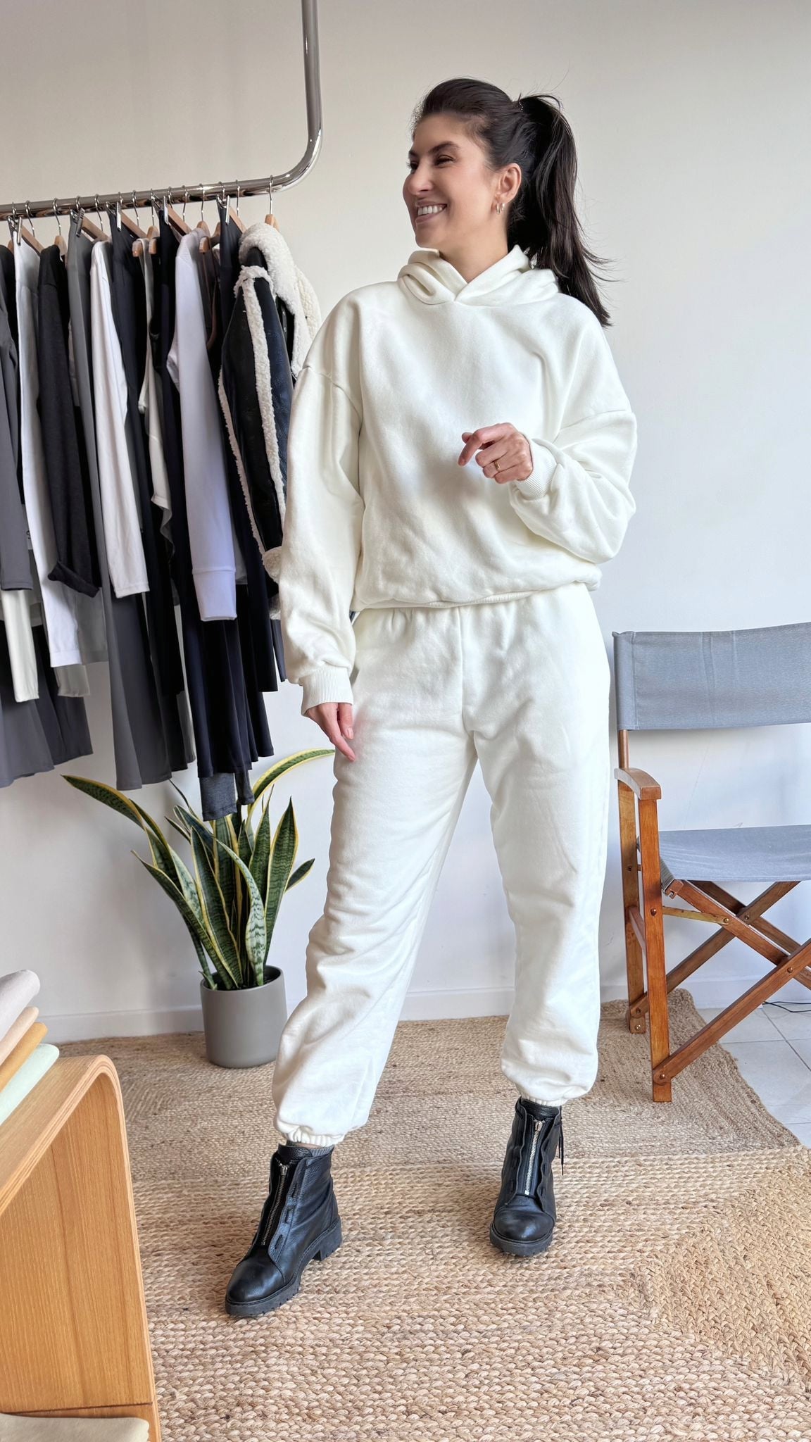 Conjunto Branco (Sweat, Calças)