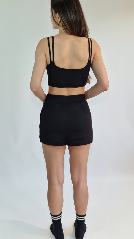 Top Comprido com Alças Duplas e Estrutura Interna Preto