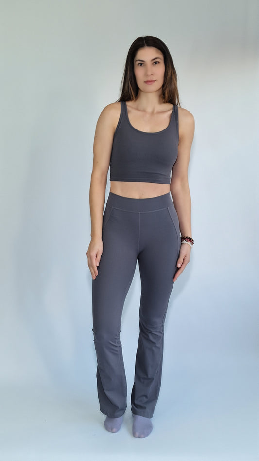 Calças Flare com Aberturas Laterais Cinza Grafite