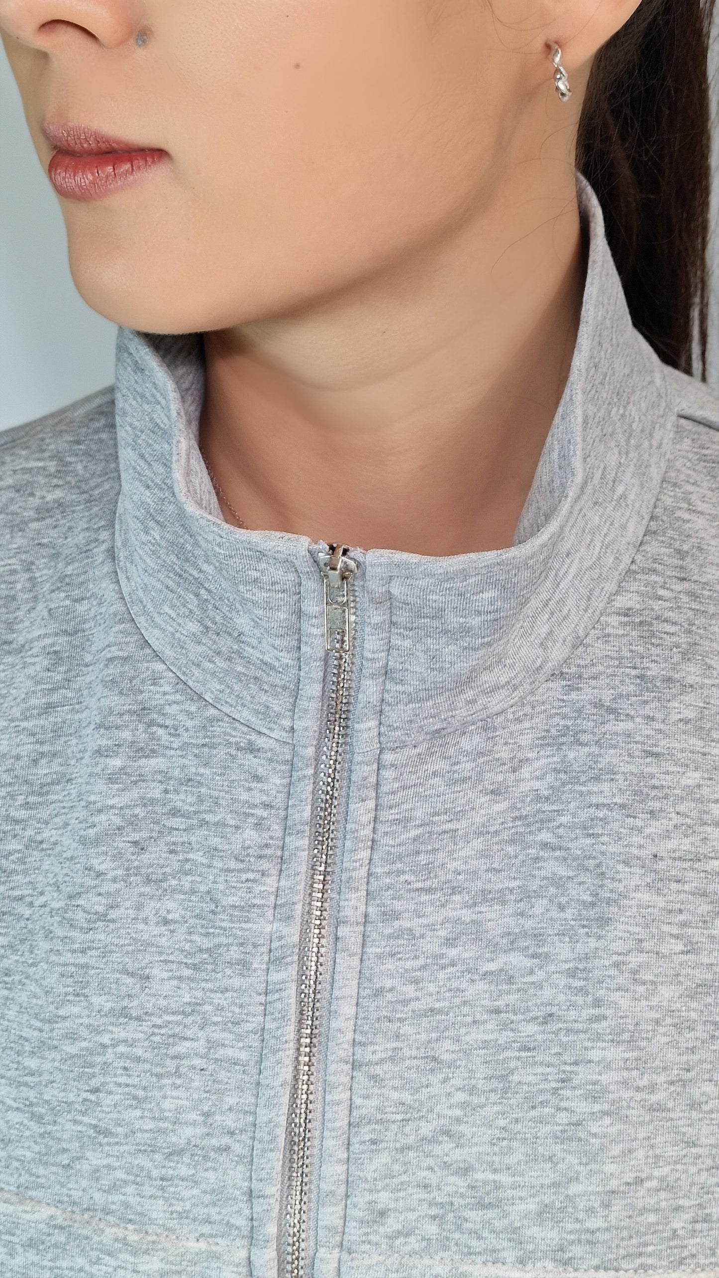 Colete em Malha Fluida com Bolsos Estruturados