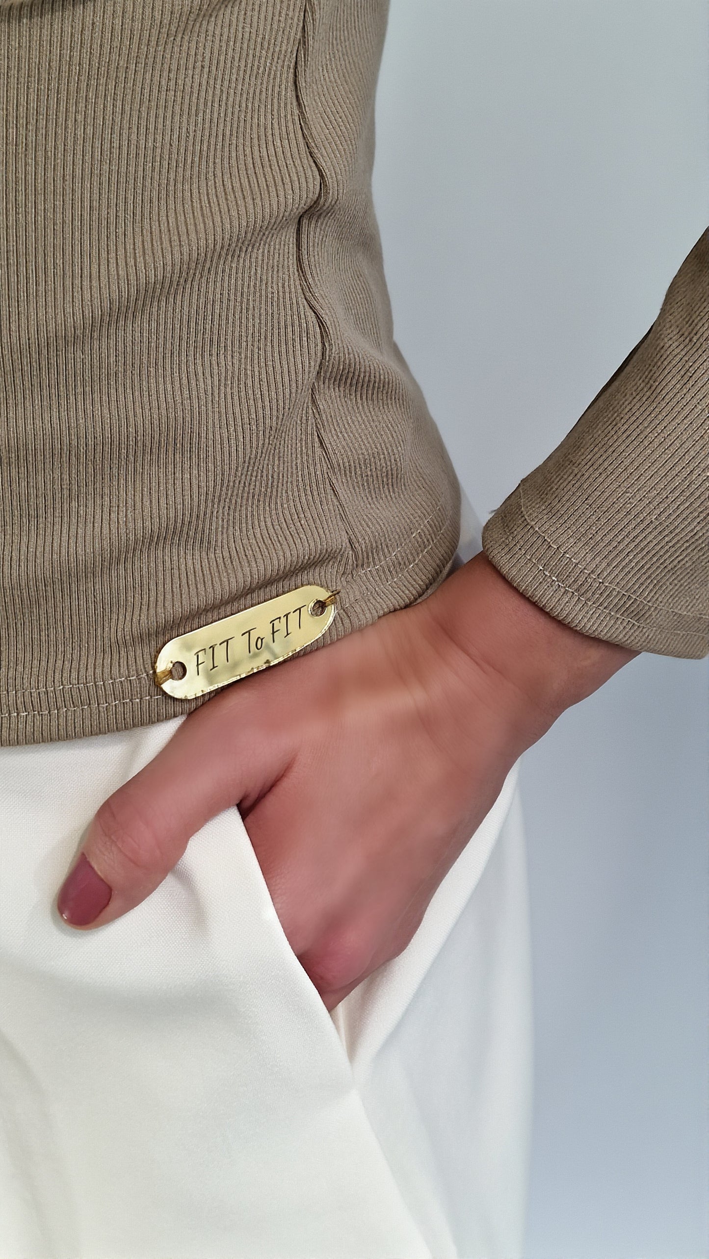 Blusa Canelada com gola mandarim com carcela de botões