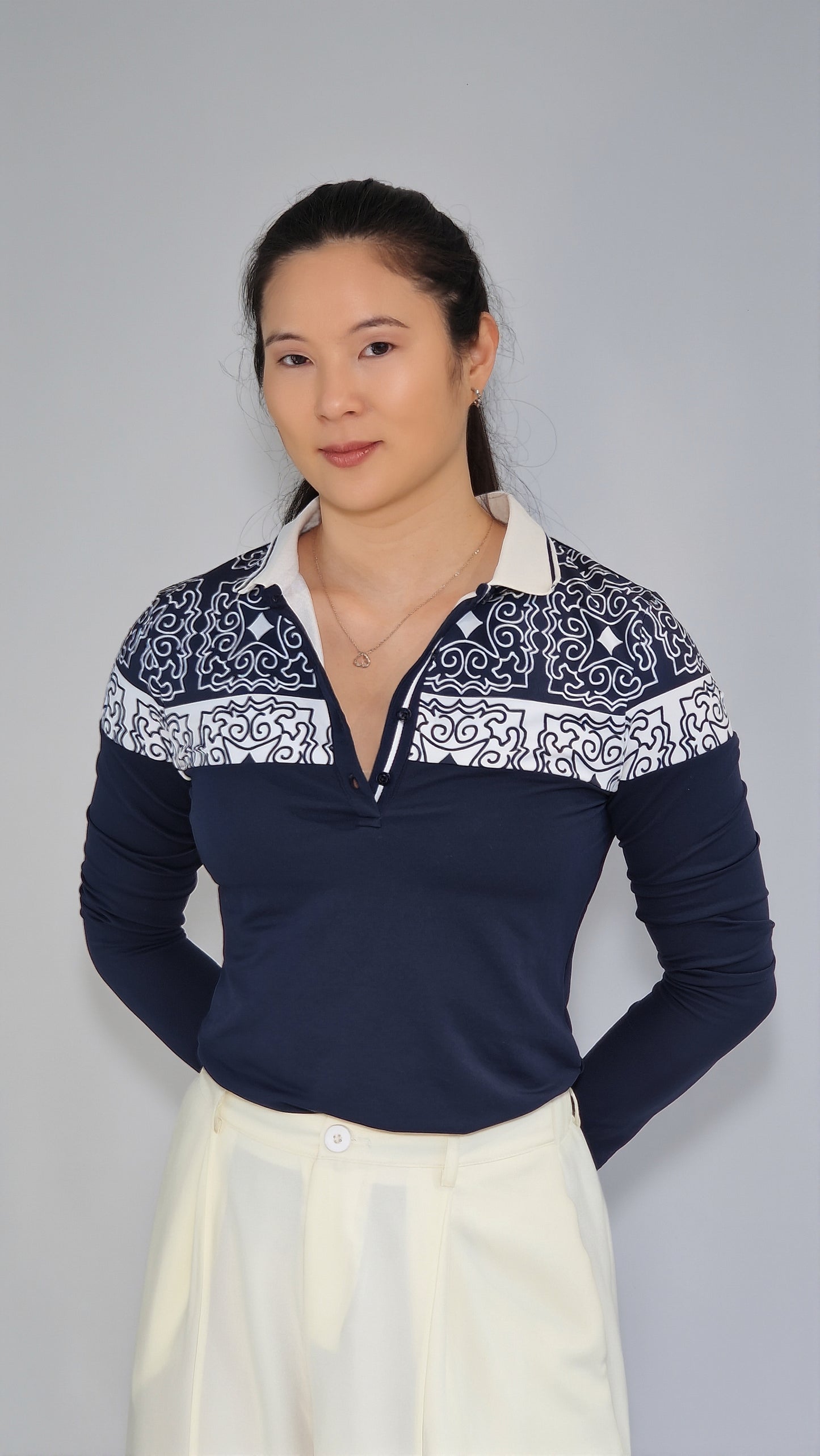 Polo Marinho com Estampado Branco