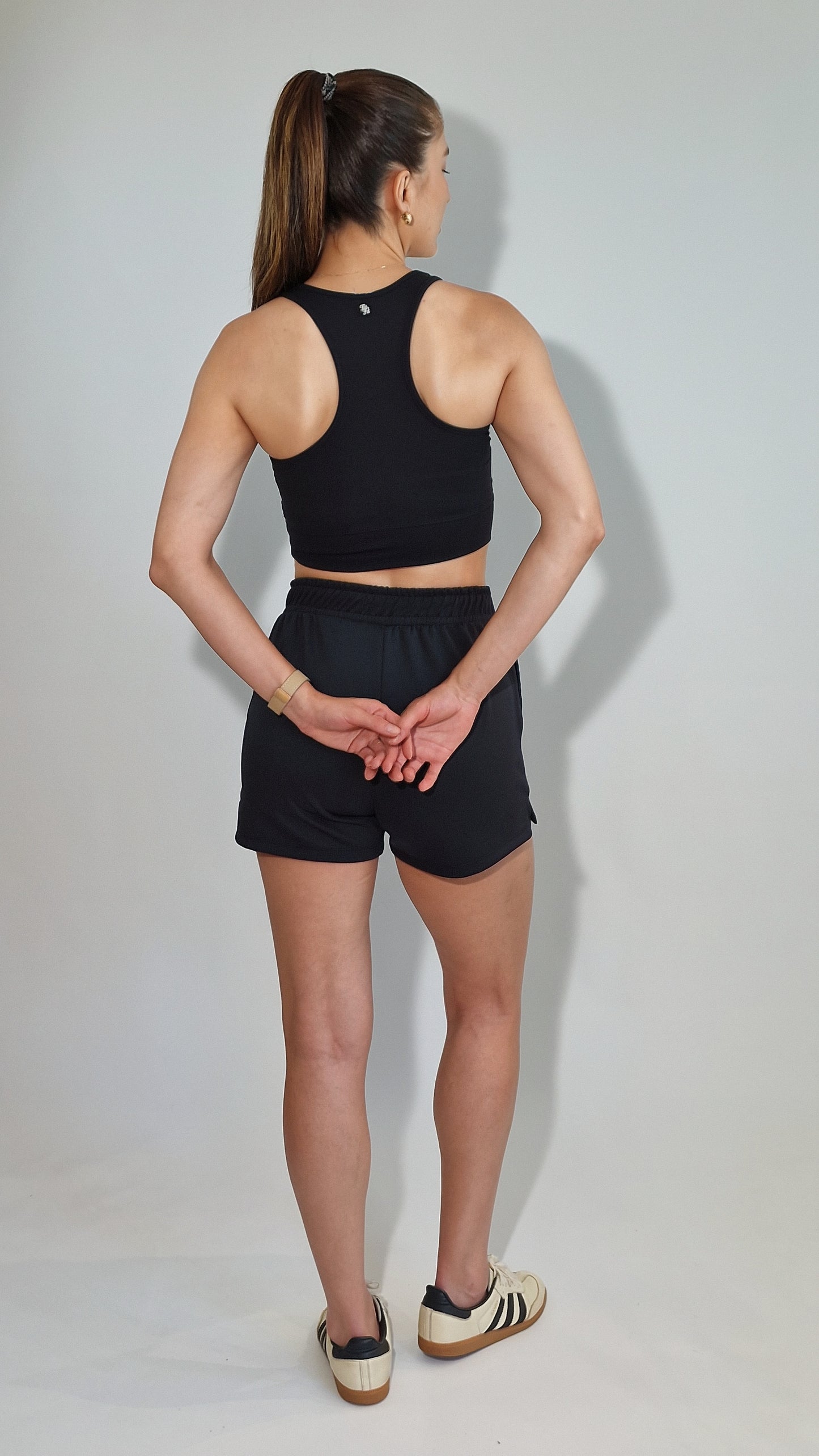 * Short com Bolsos e Abertura Lateral Preto