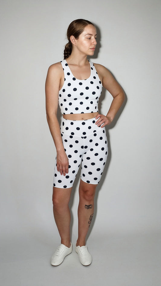 Conjunto Ciclista Branco com Bolinhas Pretas
