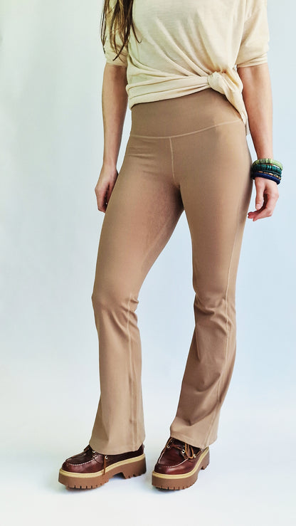 Blusa Comprida Fluida c Abertura Lateral Areia