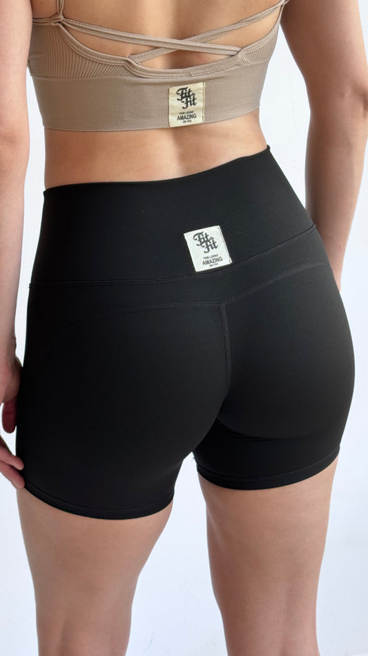 Short Kora Preto