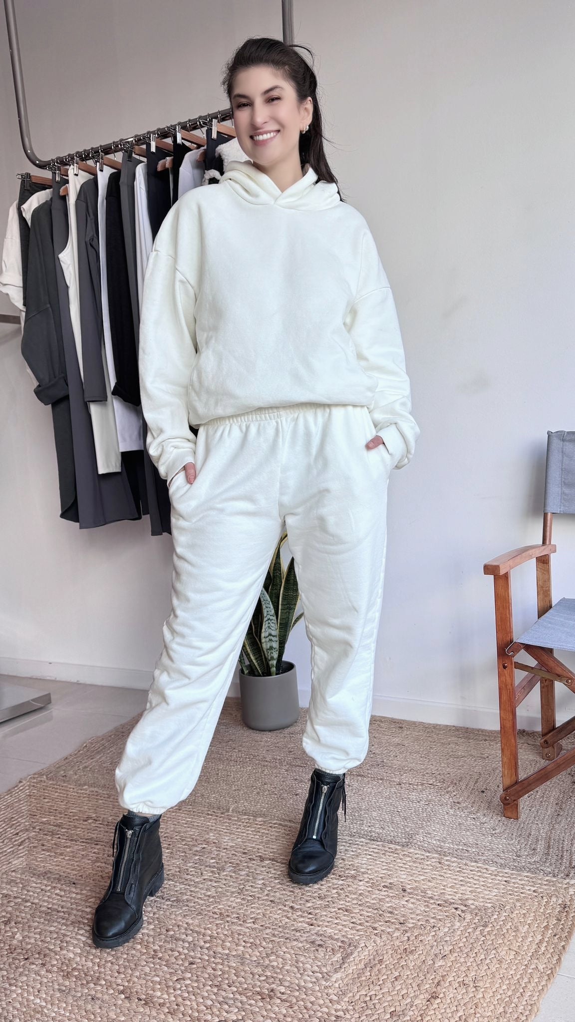 Conjunto Branco (Sweat, Calças)