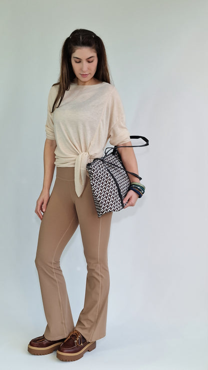 Blusa Comprida Fluida c Abertura Lateral Areia