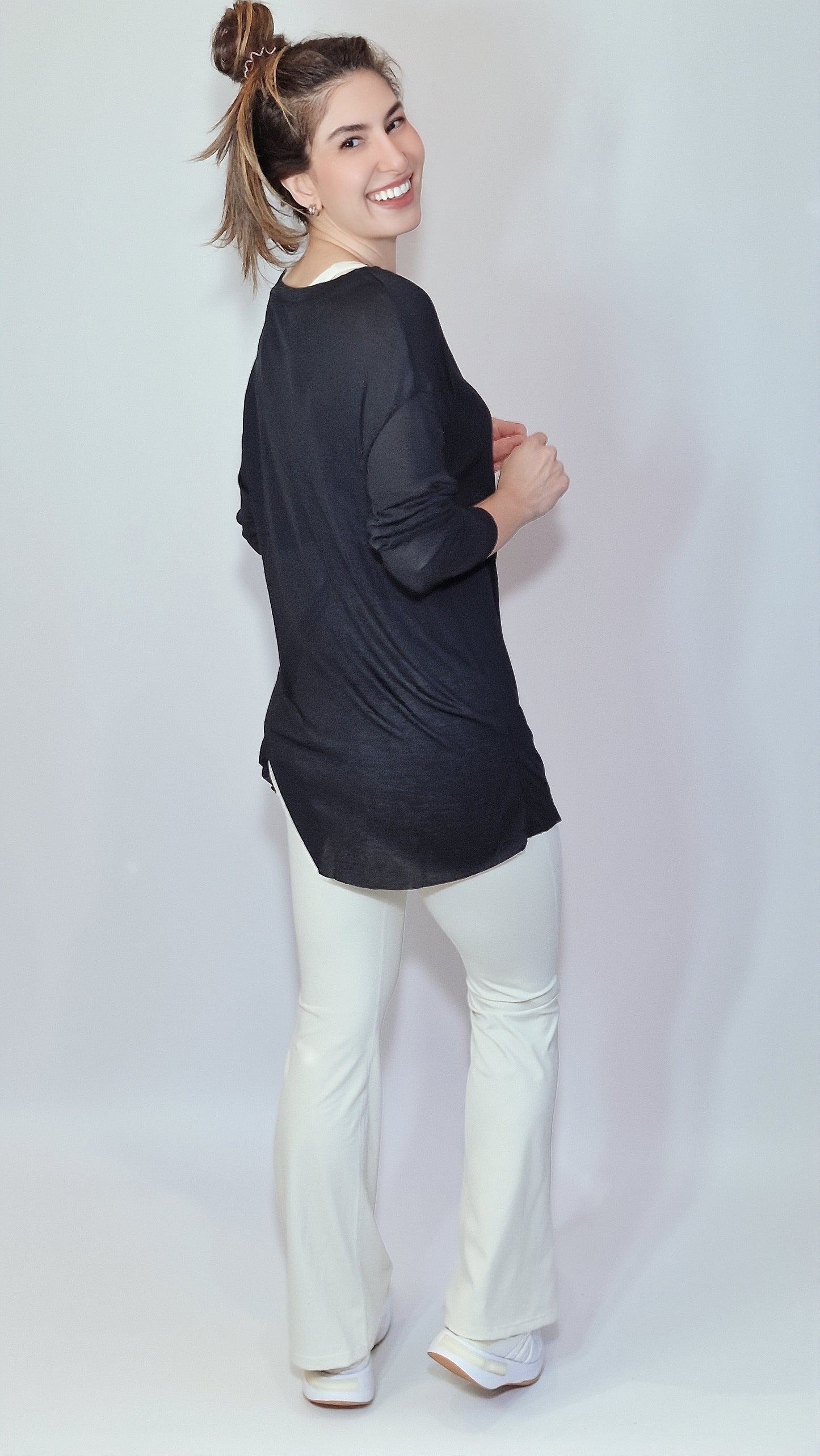 Blusa Comprida Fluida c Abertura Lateral Preto