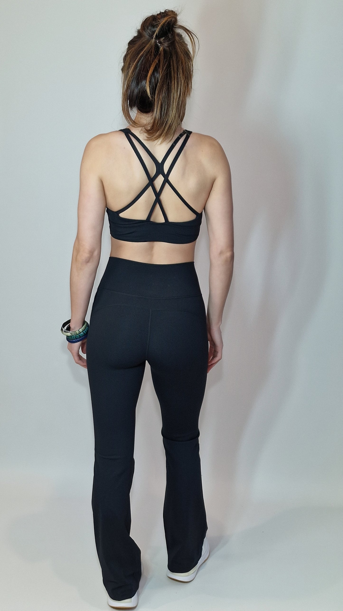 Top Alças Finas nas Costas e Decote Redondo a Frente Preto