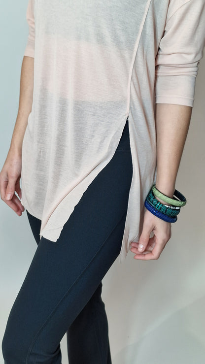 Blusa Comprida Fluida c Abertura Lateral Nude Rosado