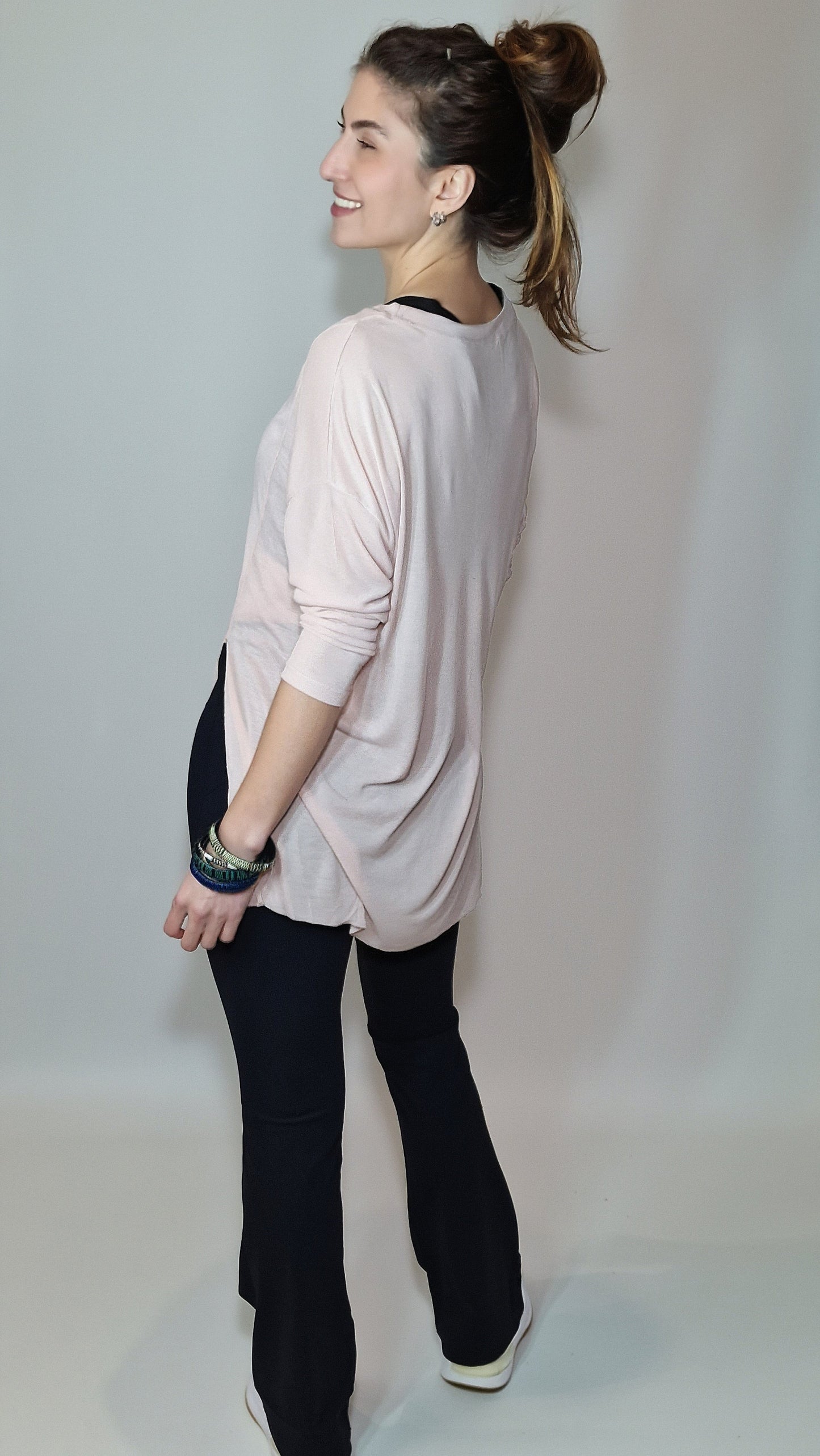 Blusa Comprida Fluida c Abertura Lateral Nude Rosado