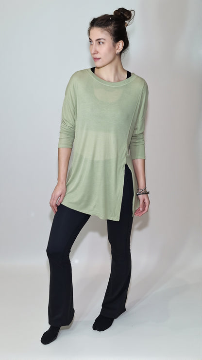 Blusa Comprida Fluida c Abertura Lateral Verde Sálvia