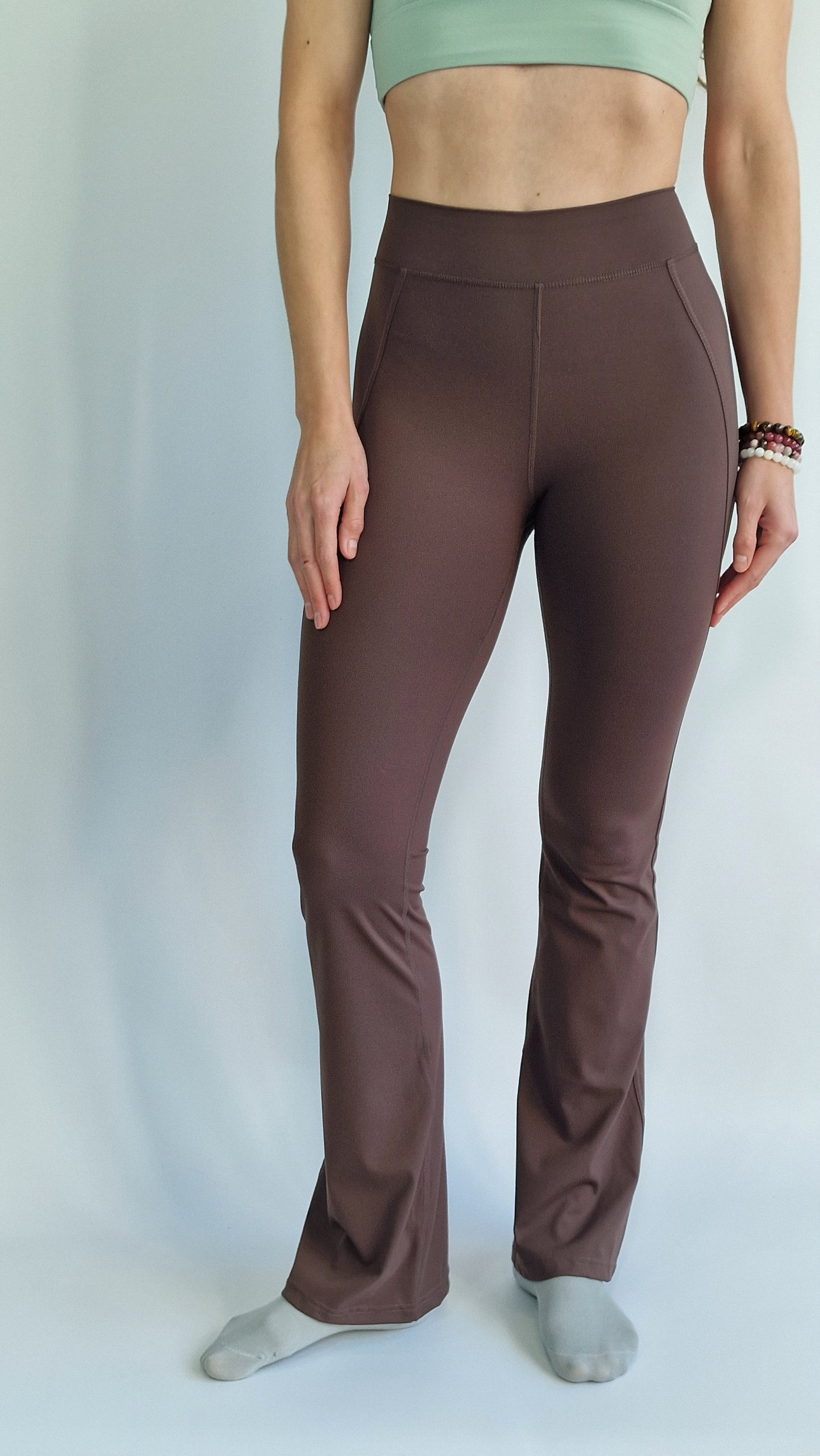 Leggings Flare com Aberturas Laterais Castanho