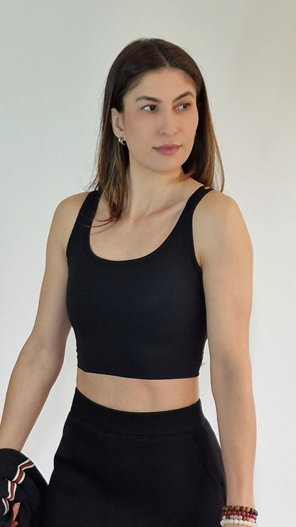 Top Comprido com Alças Duplas e Estrutura Interna Preto