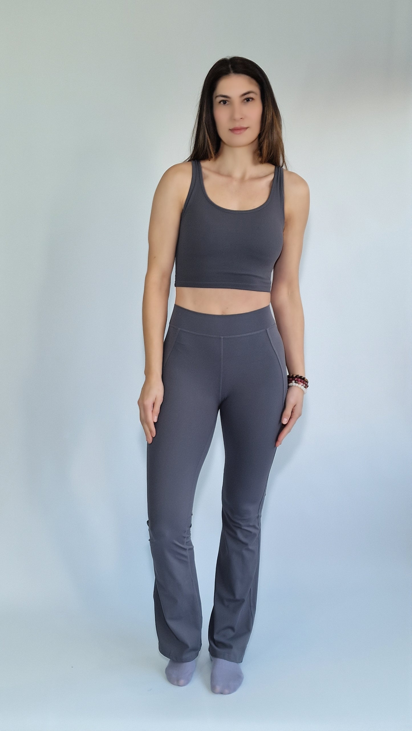 Calças Flare com Aberturas Laterais Cinza Grafite