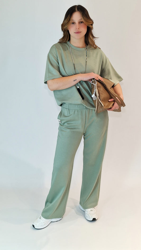 Conjunto em Malha Americana T-Shirt/Calça Reta Verde Salvia