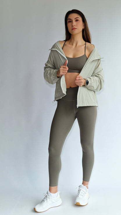 Corta - Vento Ultra Light com Capuz Verde