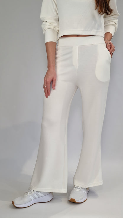 Conjunto Sweater Cropped & Calças Cós Liso Branco