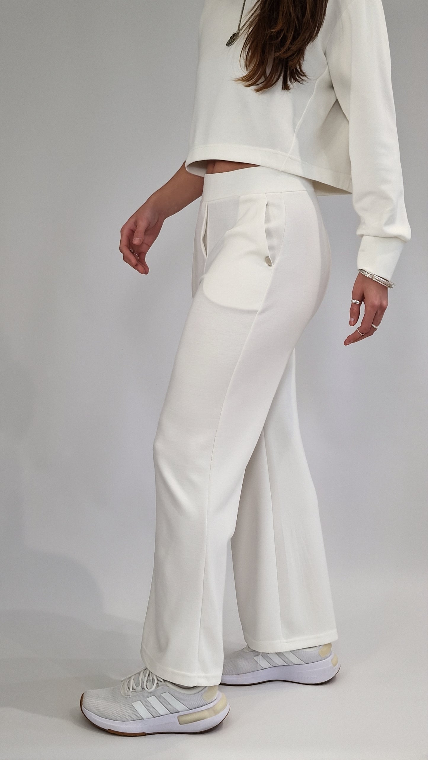 Conjunto Sweater Cropped & Calças Cós Liso Branco