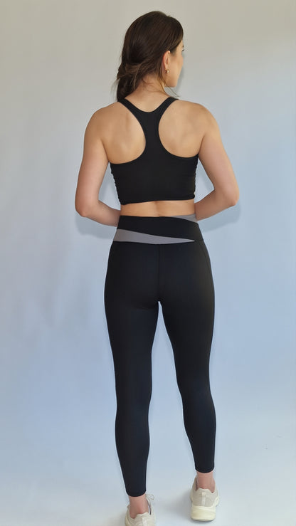 Top Recorte Diagonal Preto & Cinza