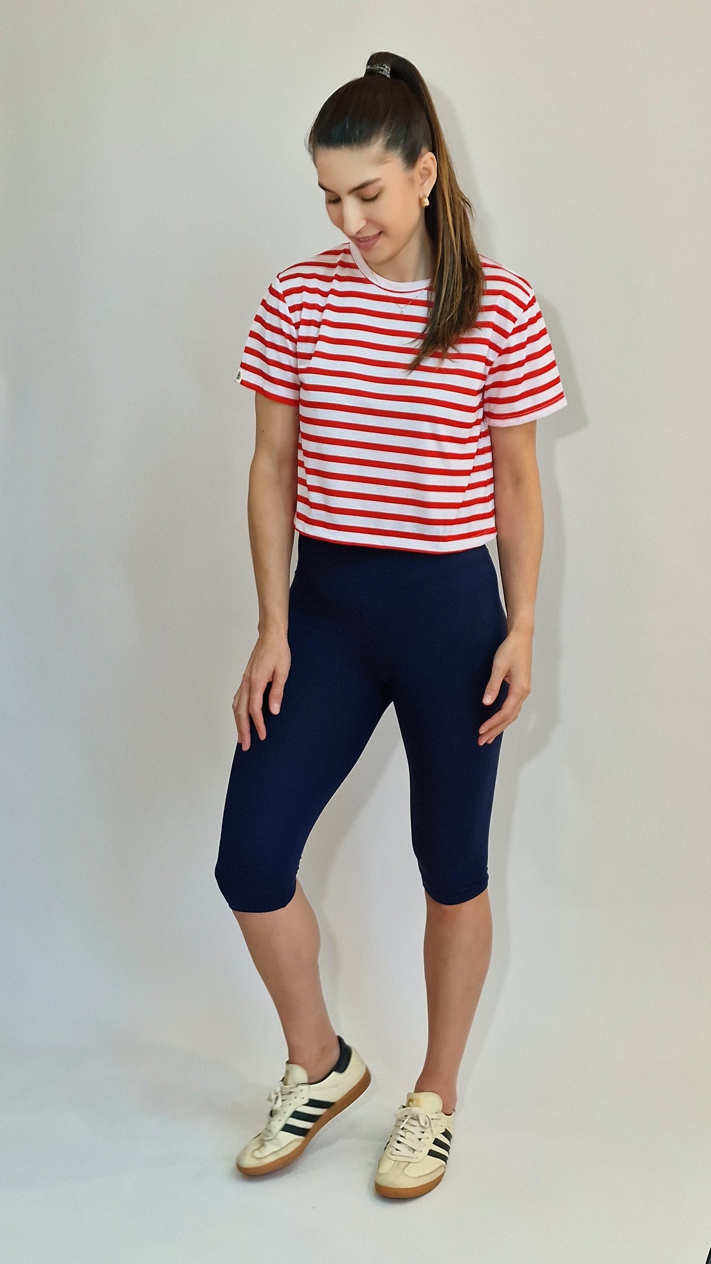 Conjunto Capri Marinho & Vermelho ( t sirt+legging capri)