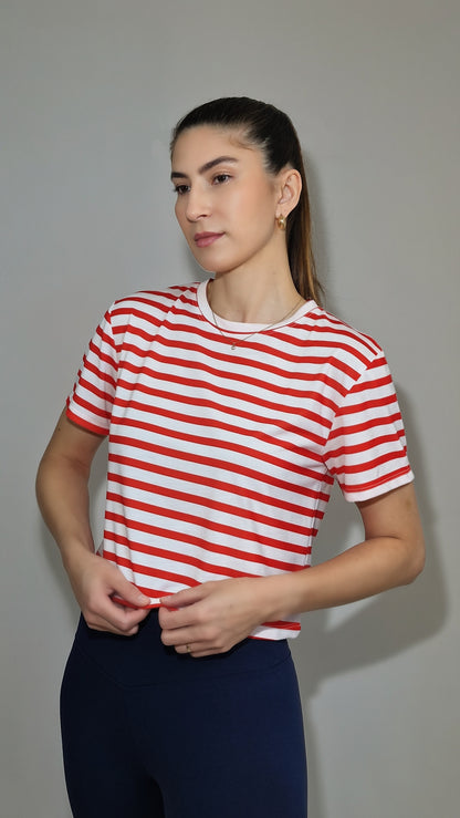 Conjunto Capri Marinho & Vermelho ( t sirt+legging capri)