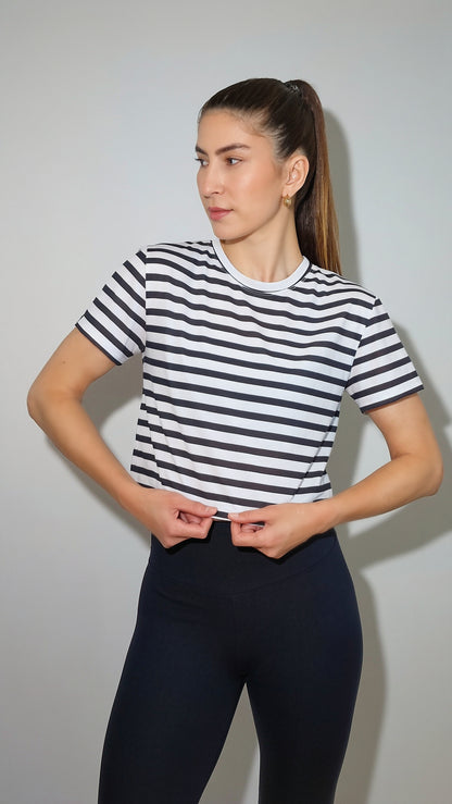 Blusa Cropped Riscas Pretas