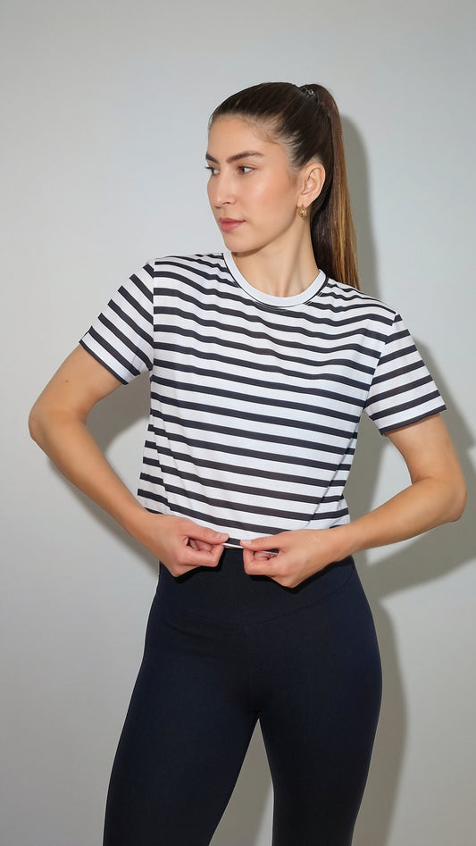 Blusa Cropped Riscas Pretas