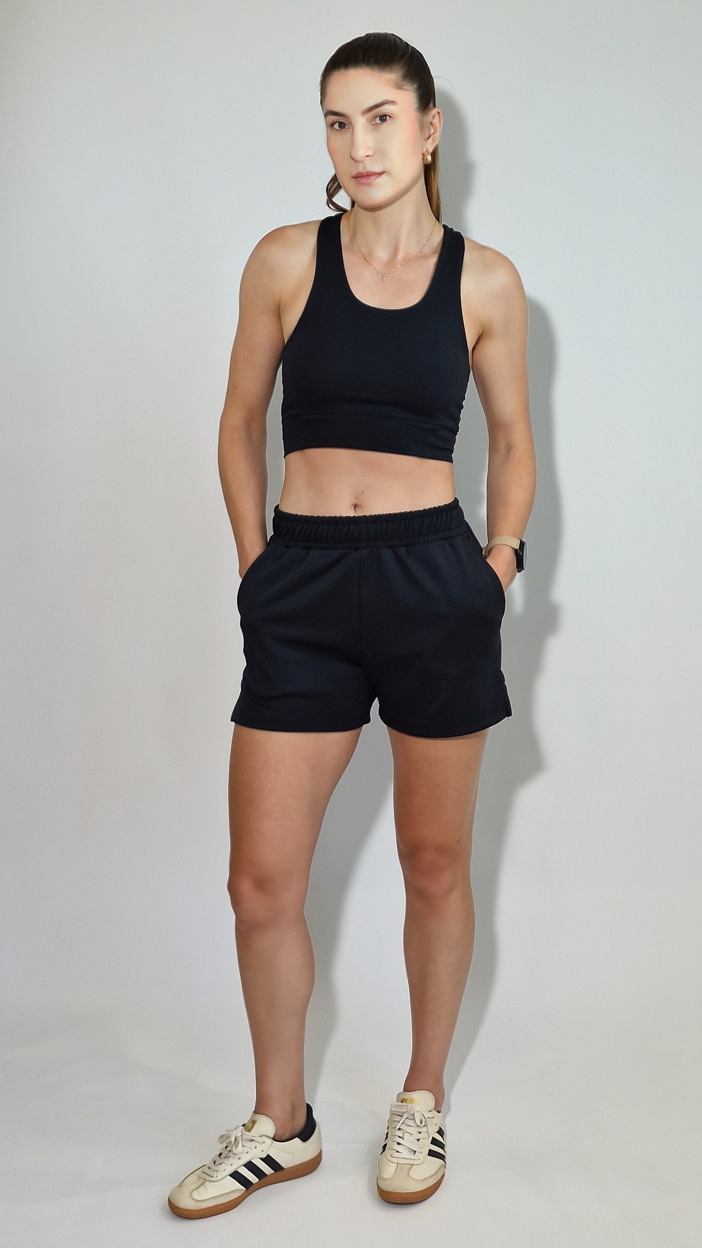 * Short com Bolsos e Abertura Lateral Preto