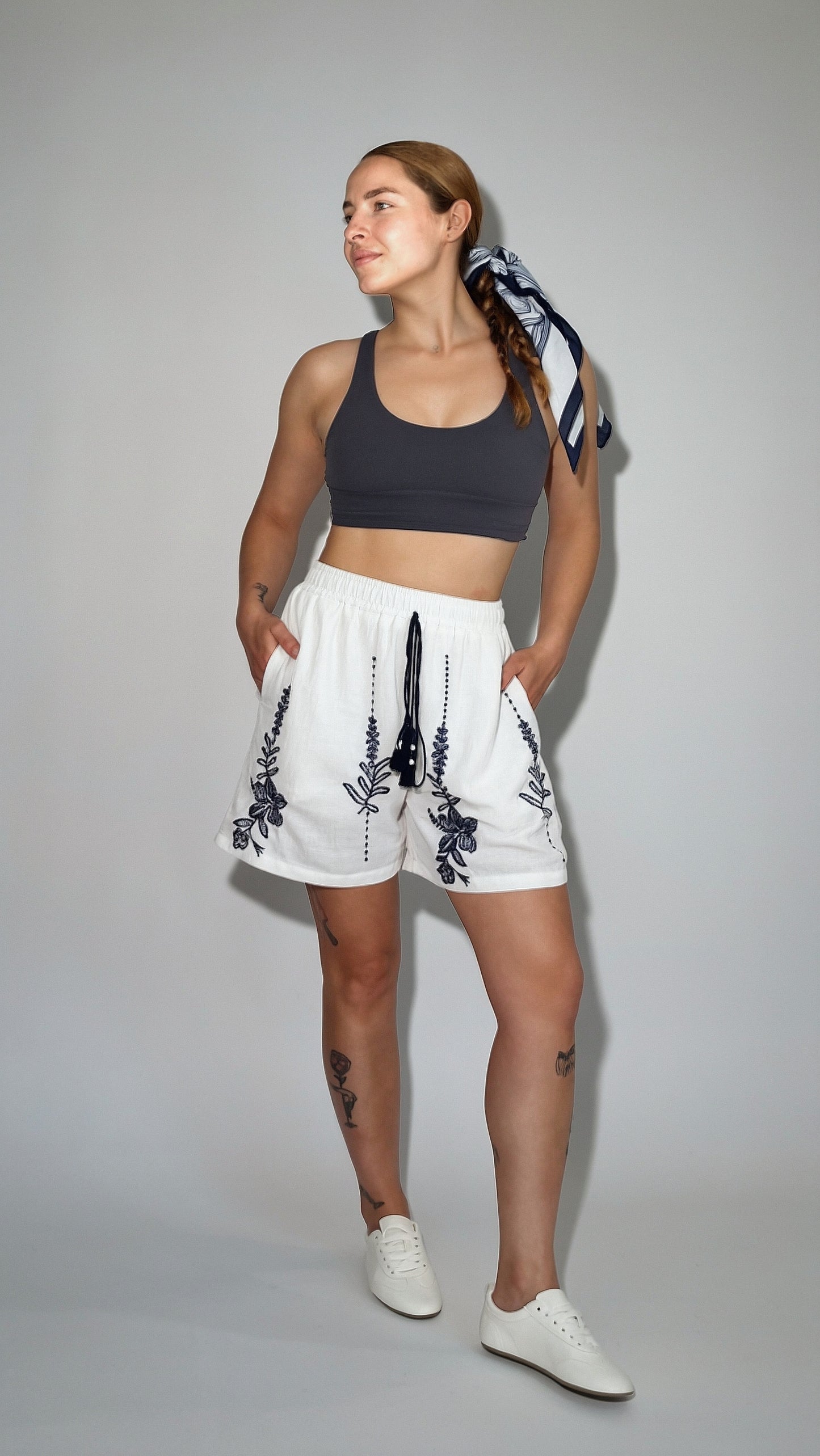 Short Bordado Azul