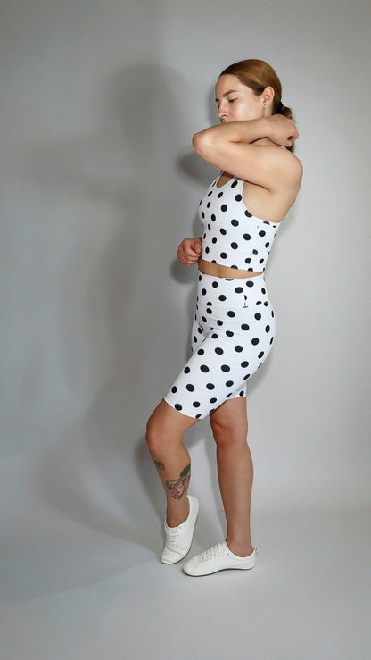 Short Ciclista Branco Bolinhas Pretas