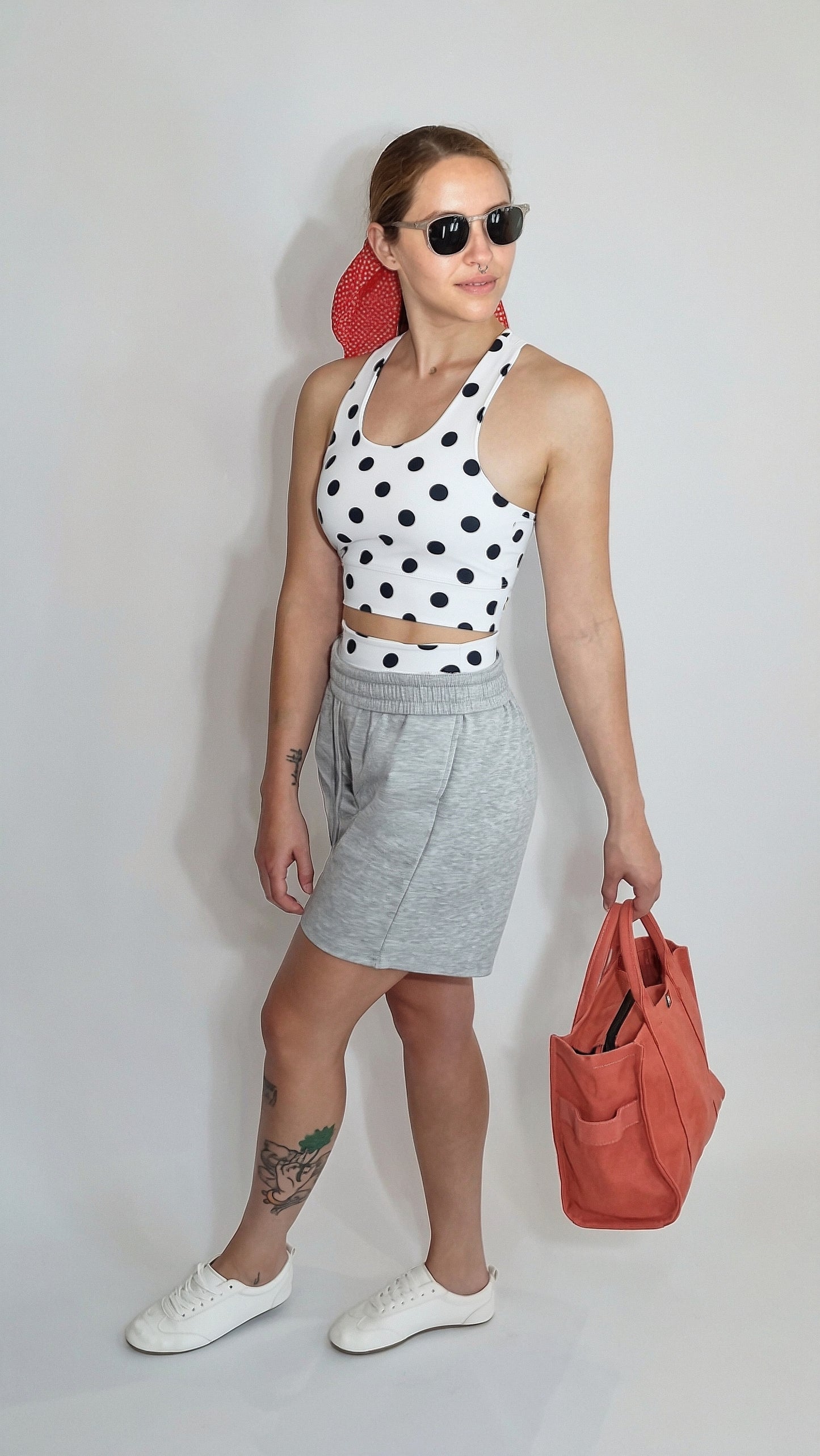 Conjunto Ciclista Branco com Bolinhas Pretas