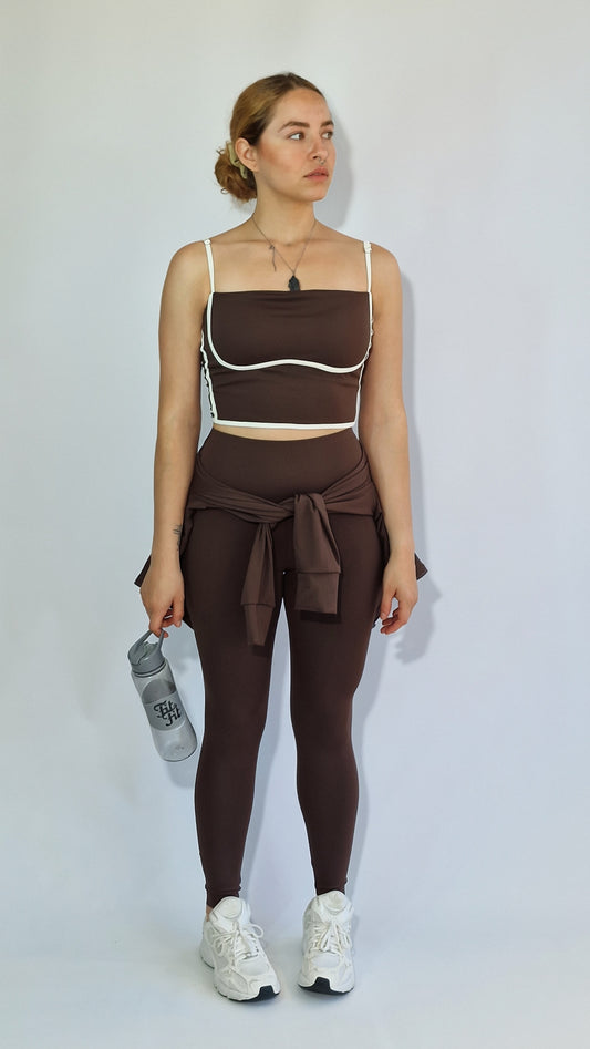 Total Look – Casaco, Top de Alças & Legging Castanho