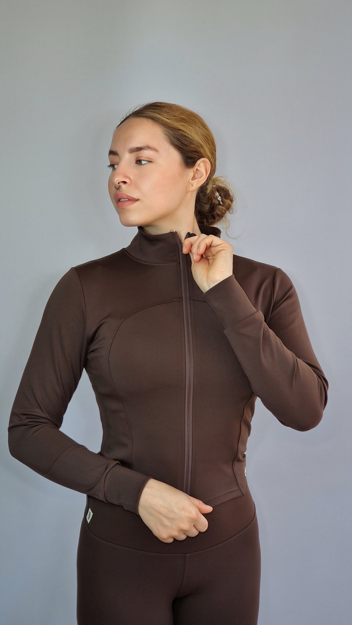 Total Look – Casaco, Top de Alças & Legging Castanho