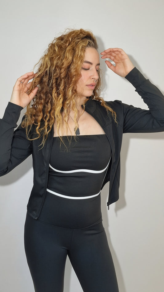 Total Look – Casaco, Top de Alças & Legging Preto