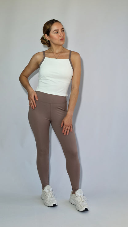 Conjunto Taupe & Marfim – Legging + Top Alças Cruzadas