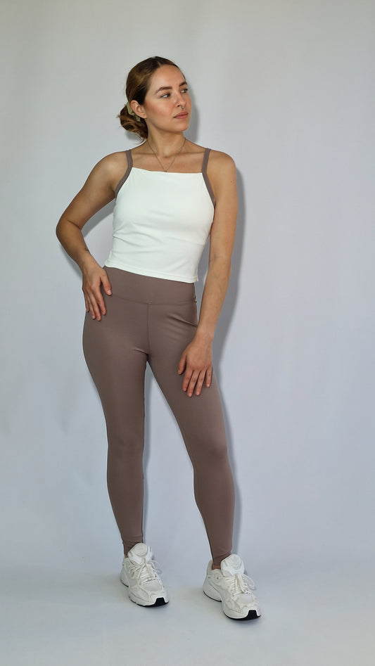 Conjunto Taupe & Marfim – Legging + Top Alças Cruzadas