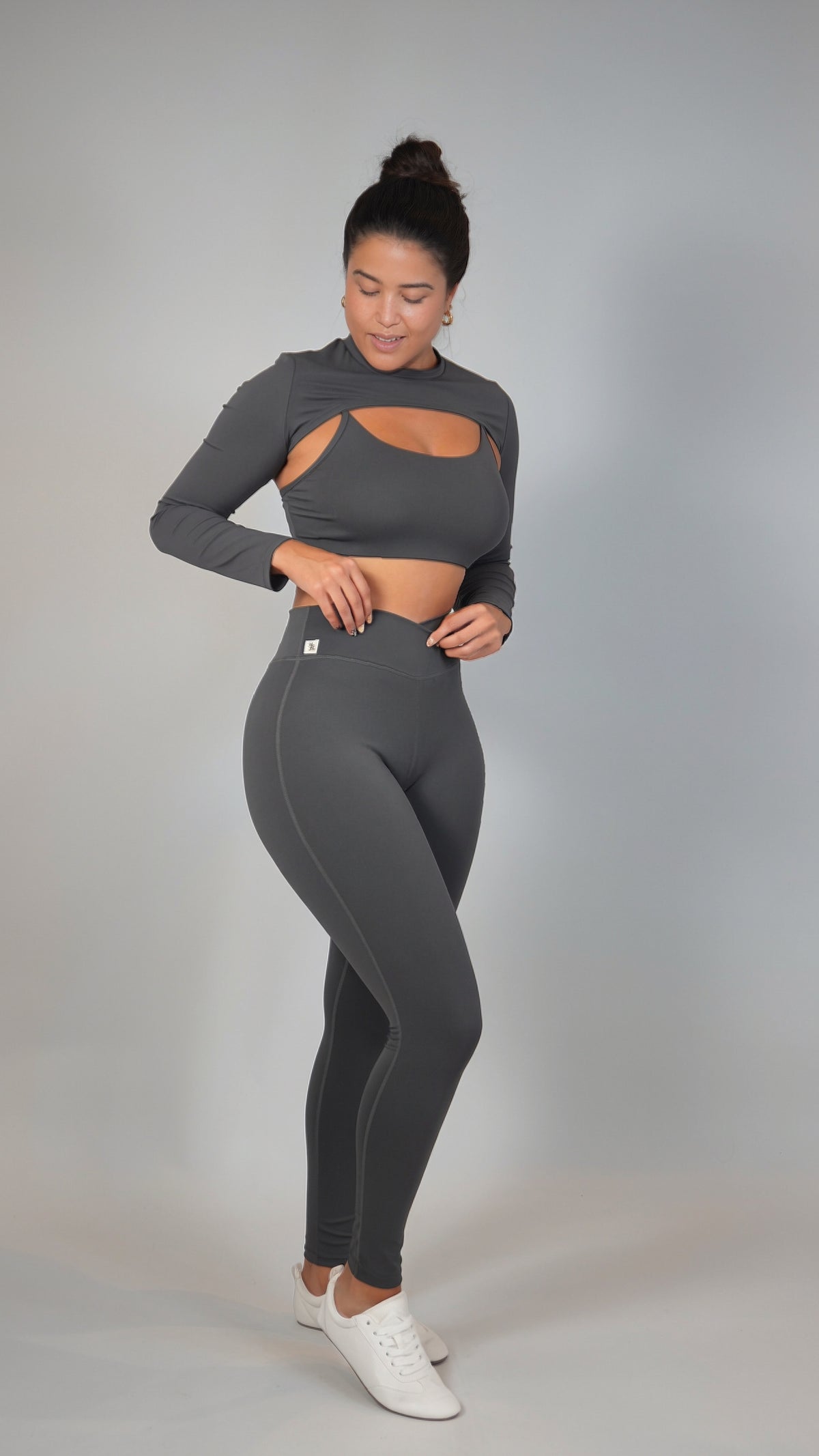 Total Look- Manguito Top e Legging Cinza Grafite